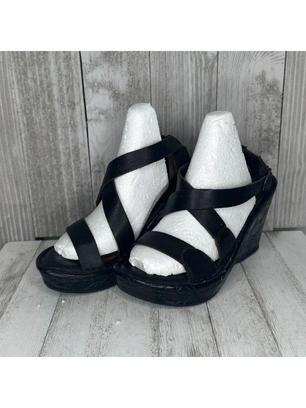 Born Black Leather Wedge Platform Sandals 6 M